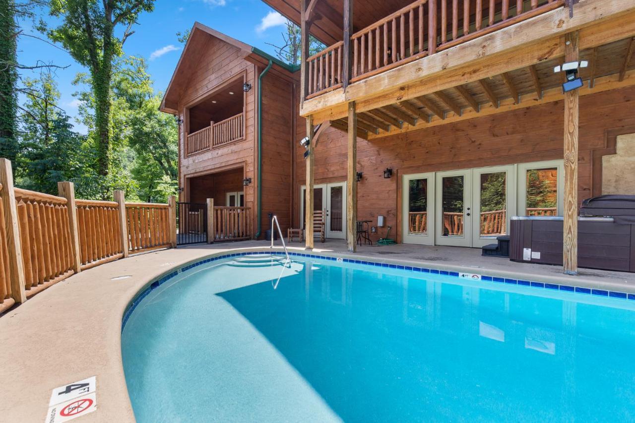 Smoky Mountain Splash Gatlinburg Exterior photo
